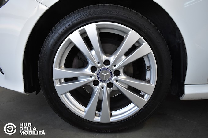 MERCEDES-BENZ A 180 d Sport